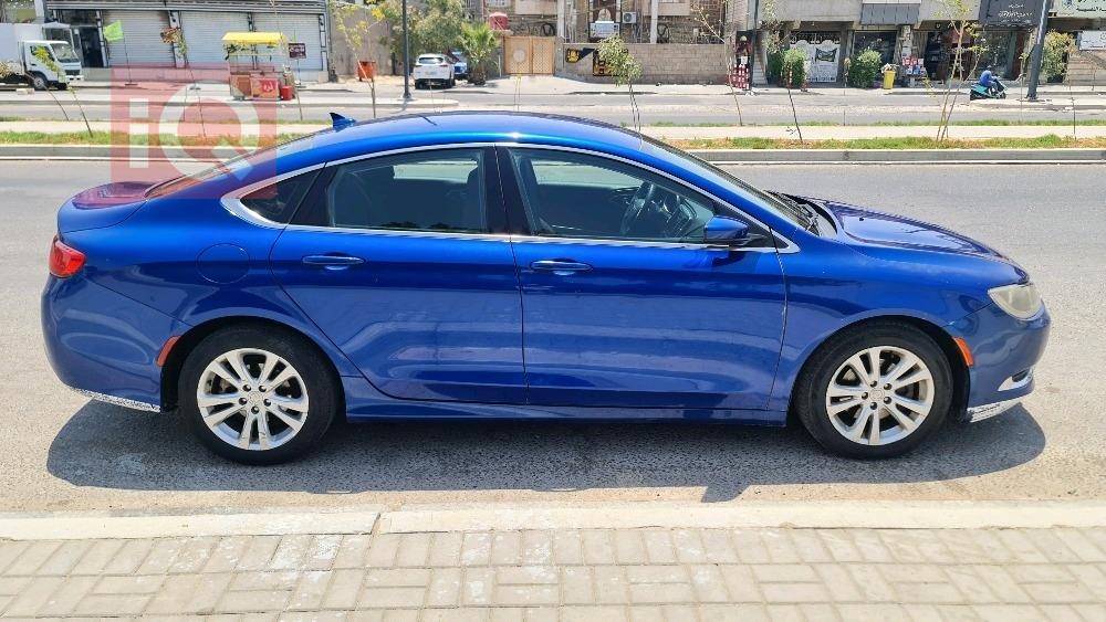 Chrysler 200